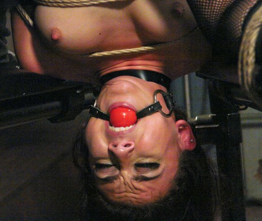 mandy muse caught by the anal bounty hunter and paying a bounty in surprise bondage buttsex