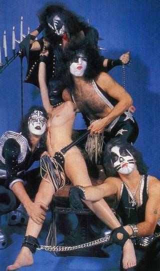 bondage Kiss promo photograph