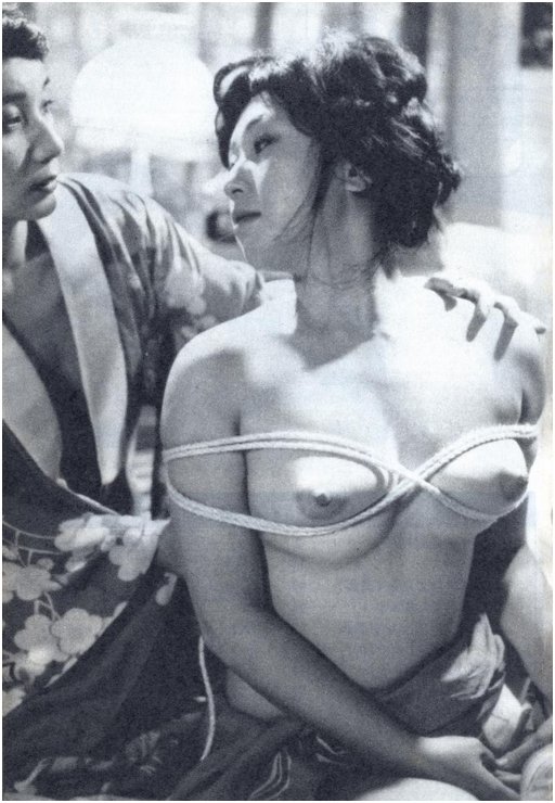 minimalist chest harness rope bondage Japanese nude woman